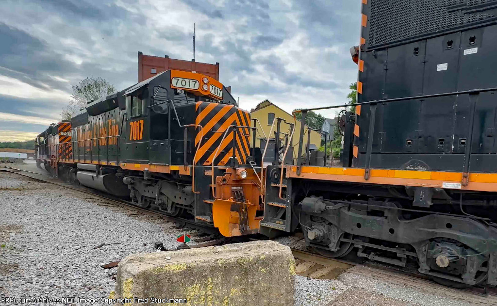 WE 7017